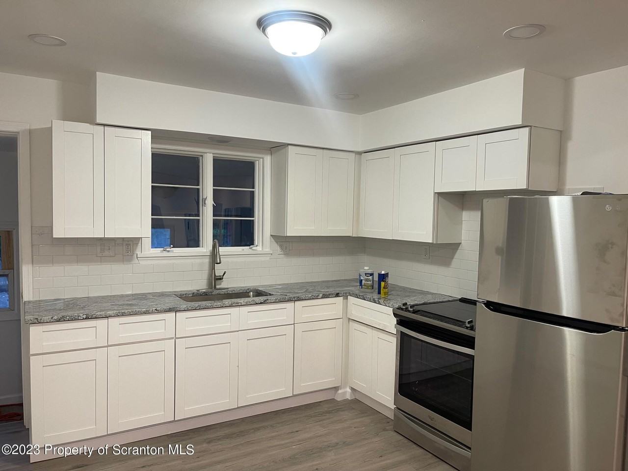 503 Smith St - Photo 5 of 15