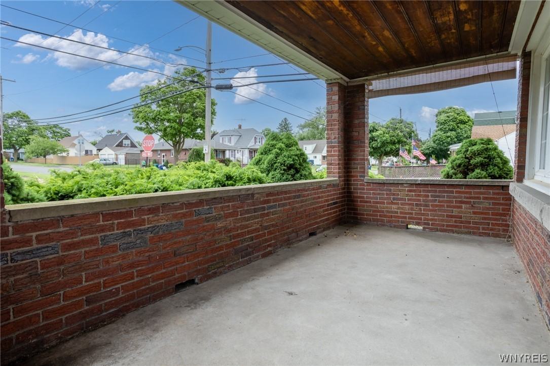 2675 Ontario Ave - Photo 2 of 21