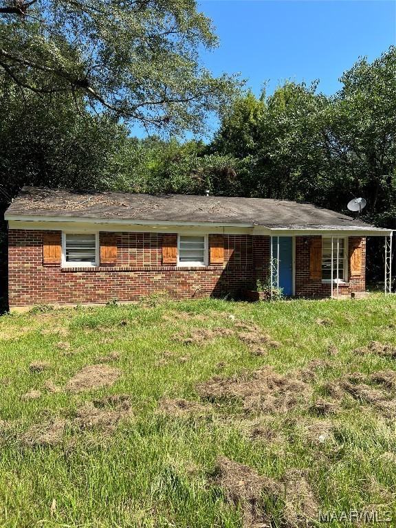 2429 E 4th St - Photo 2 of 17