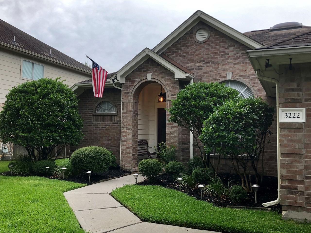 3222 Crimson Coast Dr - Photo 2 of 11