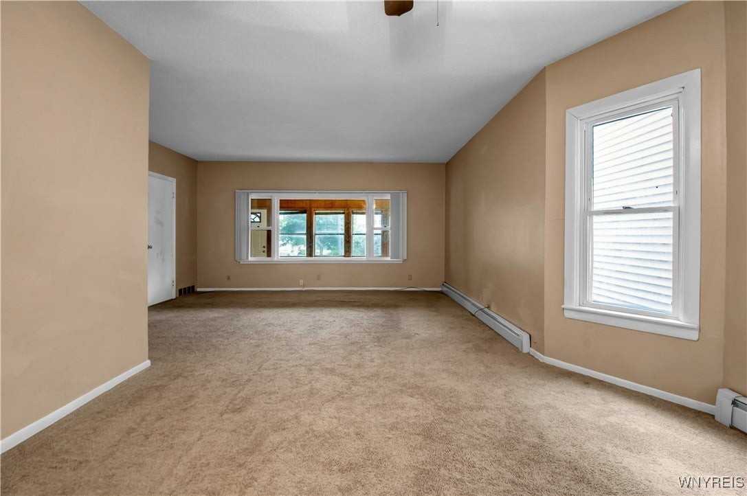 1681 Amherst St - Photo 7 of 25