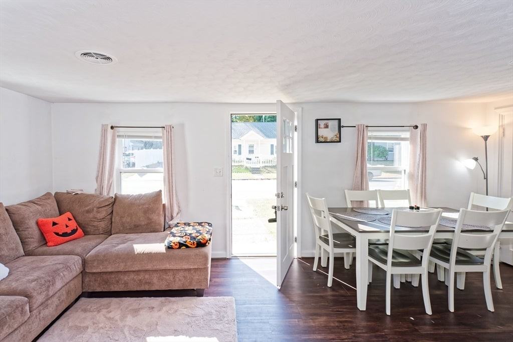 11 Oakview St - Photo 2 of 29