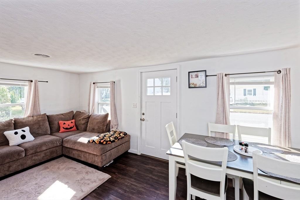 11 Oakview St - Photo 3 of 29