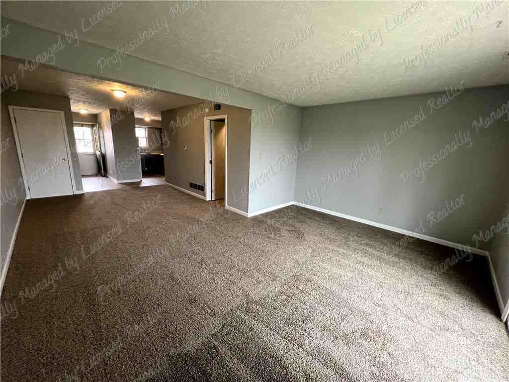 527 N Broad St - Photo 6 of 18