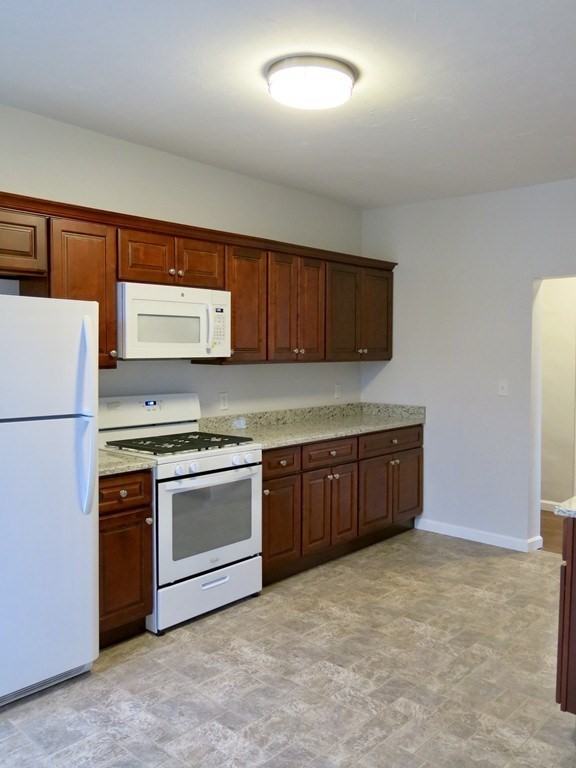 218 Whitman Ave ##2 - Photo 4 of 23