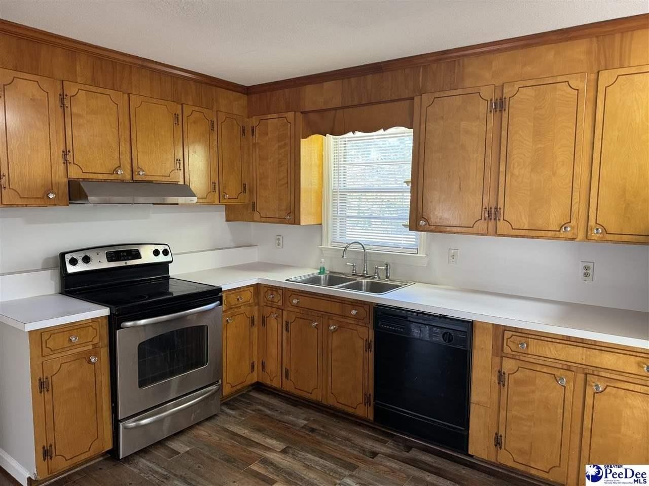 1715 Winthrop Drive - Photo 5 of 17