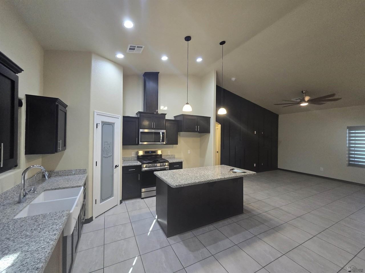 3765 E SAN DIEGO ST - Photo 6 of 16