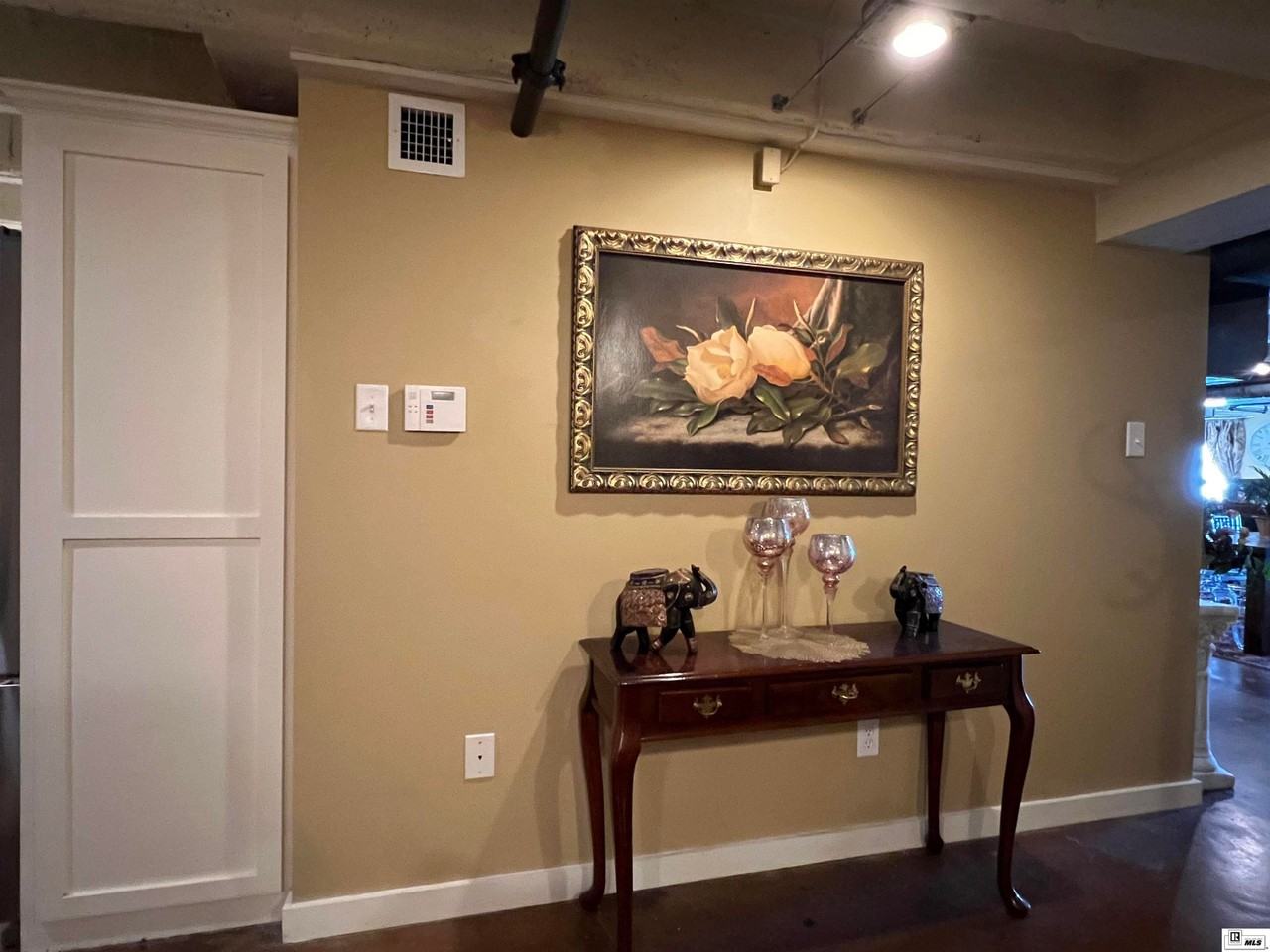 223 S Grand St - Photo 6 of 21