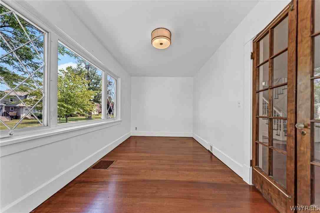 97 Mckinley Ave - Photo 6 of 45