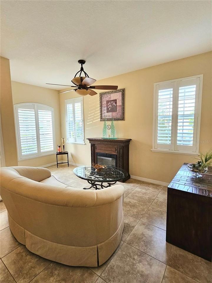 609 Terrace Spring Dr - Photo 5 of 40