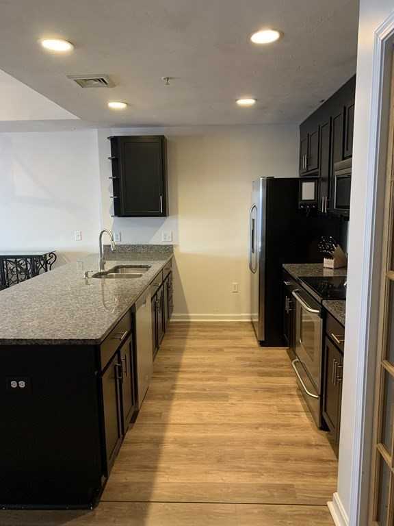 140 Commonwealth Ave #10 - Photo 3 of 18