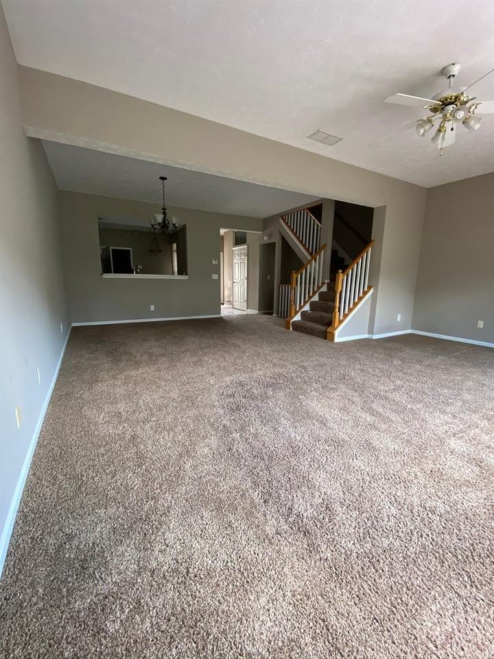 9945 Hunters Rdg - Photo 7 of 50