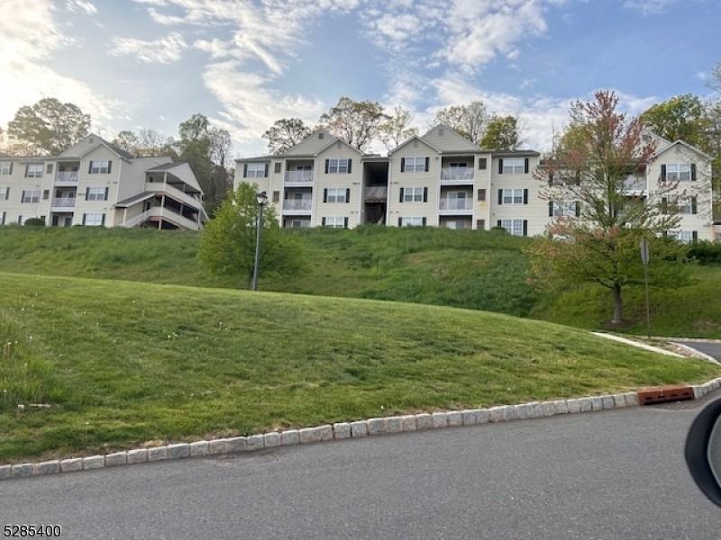 1612 King Ct - Photo 2 of 4