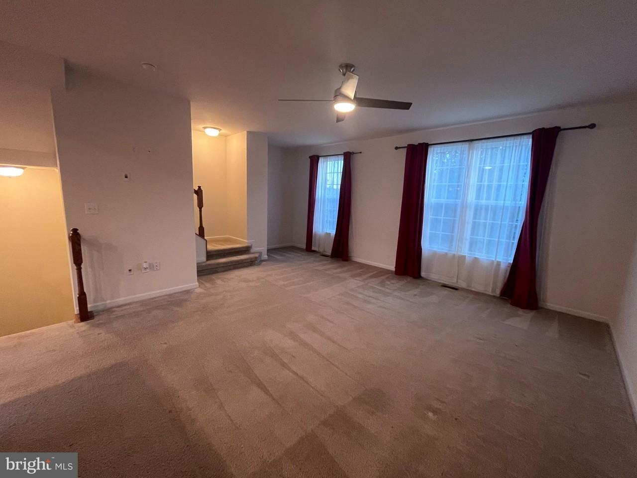 1118 Oakwood St - Photo 7 of 19