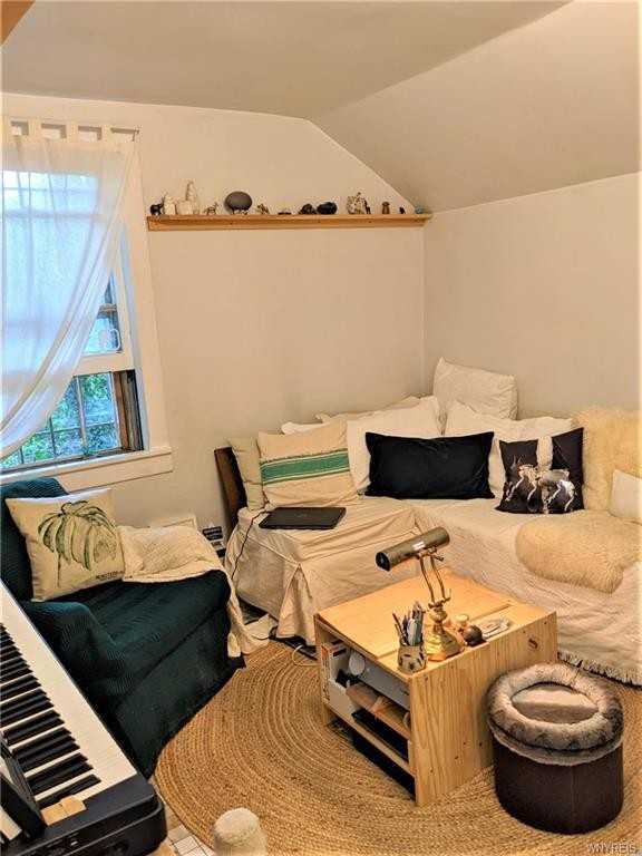 116 College St - Photo 3 of 22