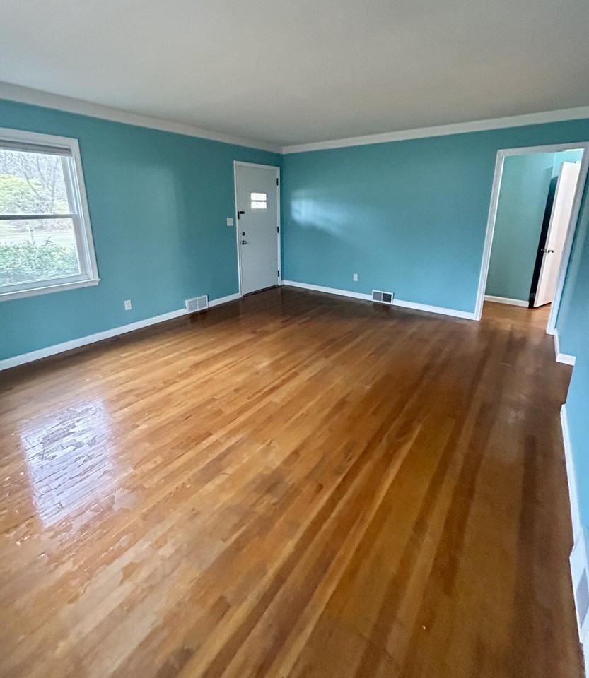 3281 Dexter Rd - Photo 3 of 14