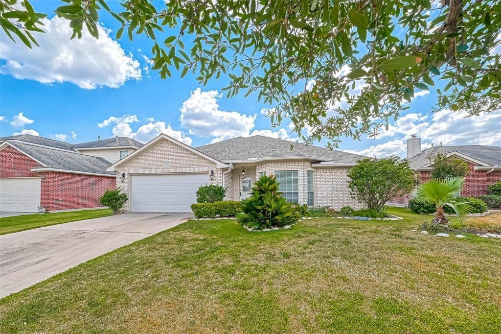 19623 Tularosa Ln - Photo 3 of 45