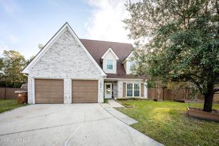 792 Gentry St - Photo 1 of 1