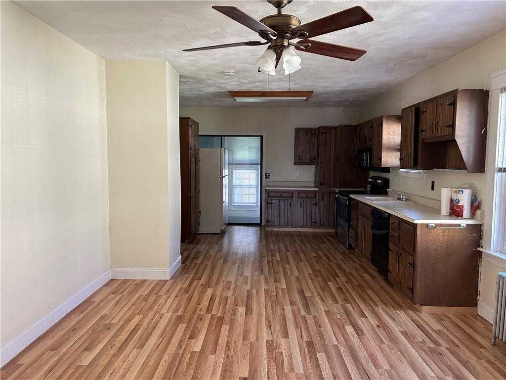 64 Bassett St - Photo 2 of 13