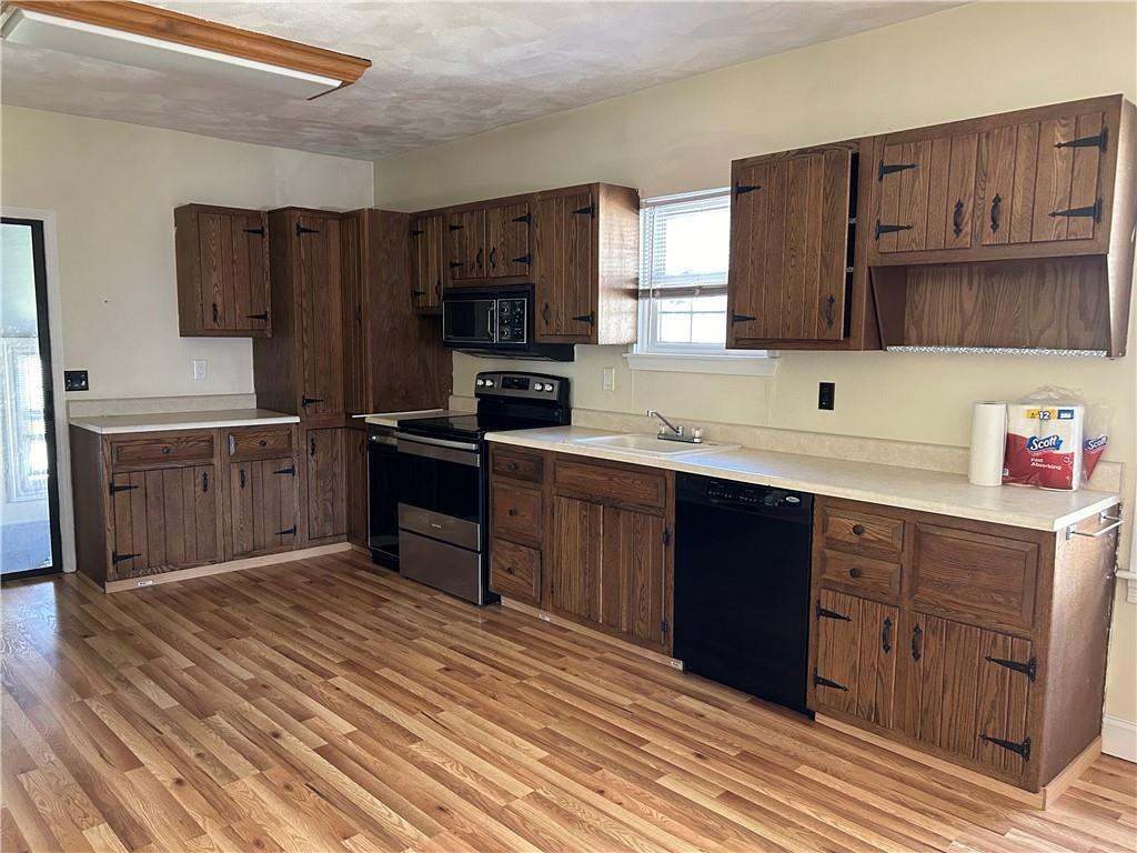 64 Bassett St - Photo 3 of 13