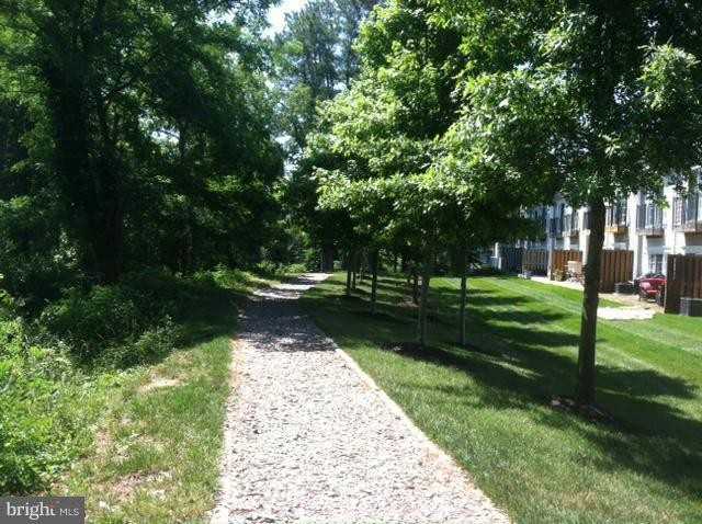 542 Summerset Ct - Photo 5 of 29