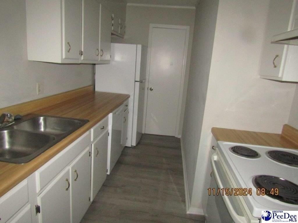 319 Revell Dr Apt I - Photo 4 of 10