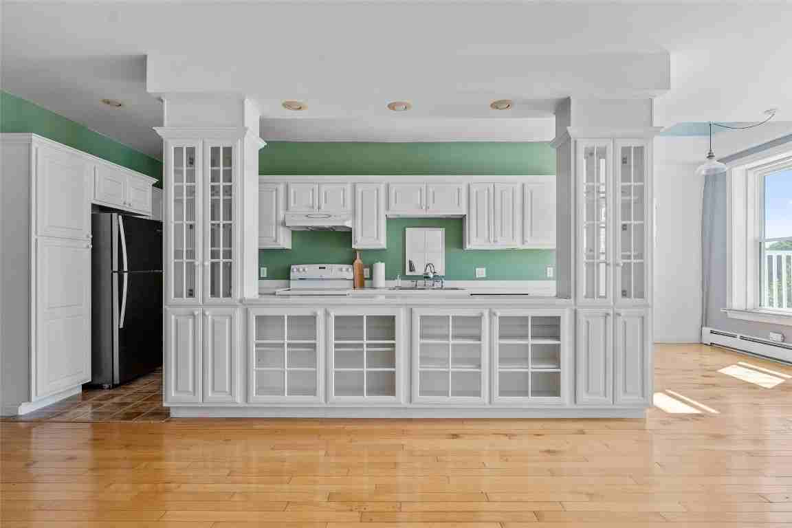 186 Front St - Photo 3 of 24