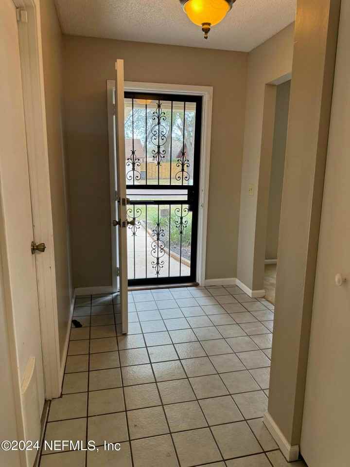 7948 Jeff Dr - Photo 3 of 13