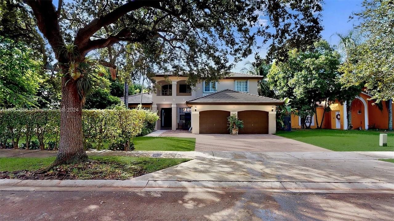 15730 Southwest 148th Terrace - Photo 2 of 50
