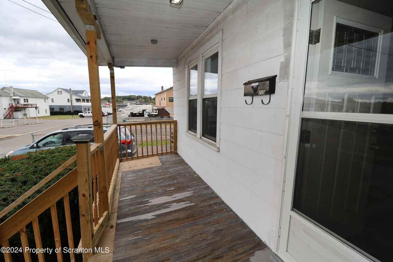 209 Quality Rd - Photo 3 of 22