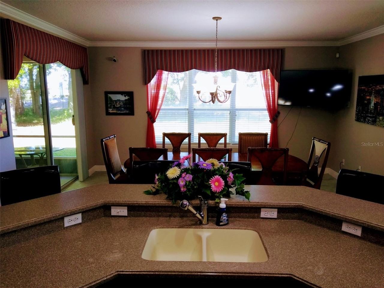 3230 Fawnwood Dr - Photo 3 of 10