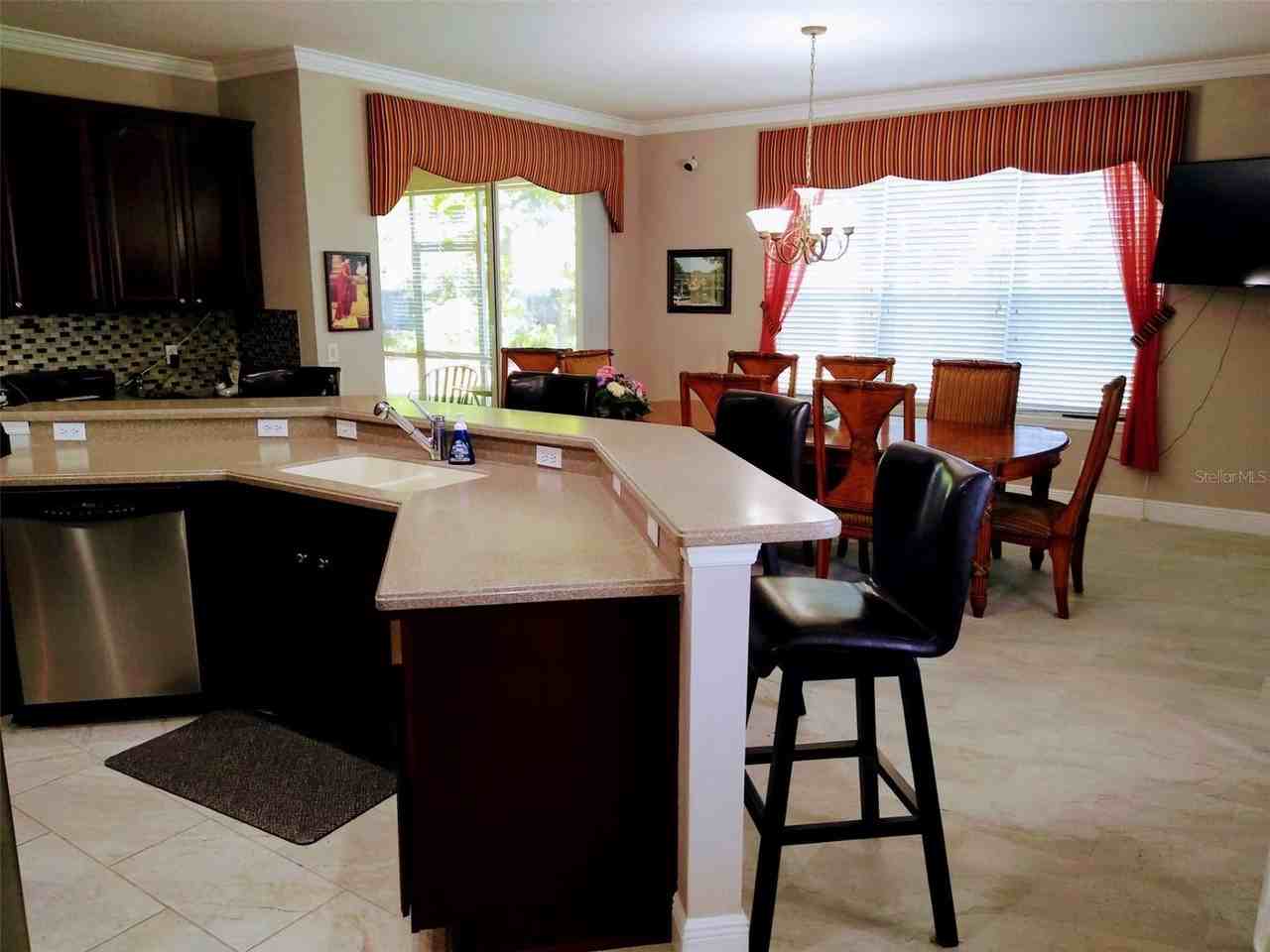 3230 Fawnwood Dr - Photo 4 of 10