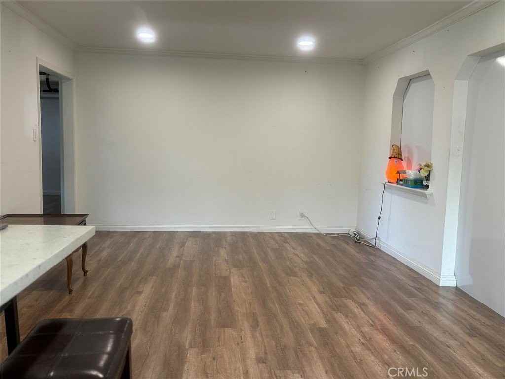 735 W Southgate Ave - Photo 3 of 13