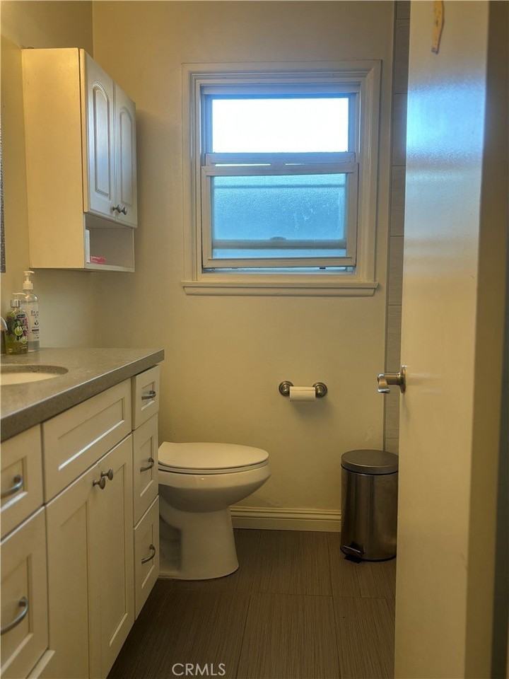 735 W Southgate Ave - Photo 4 of 13