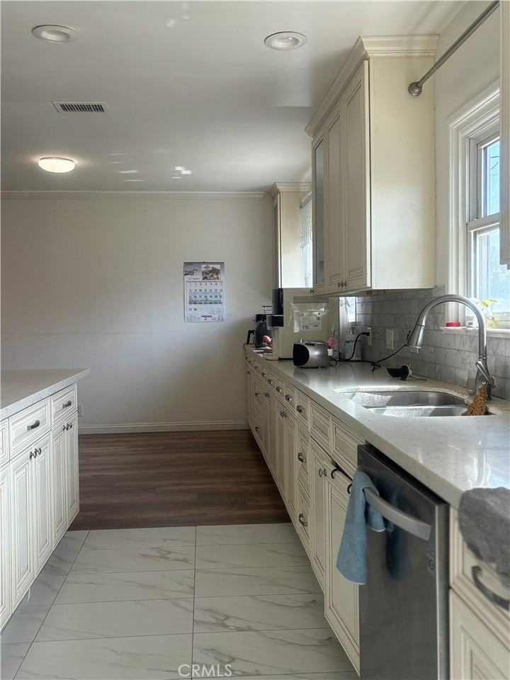 735 W Southgate Ave - Photo 6 of 13