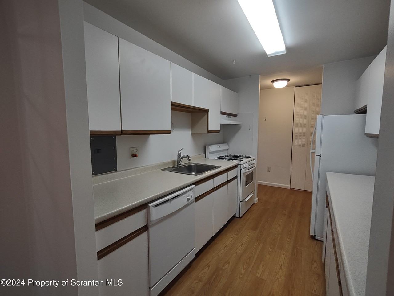 1708 Summit Pointe - Photo 4 of 13