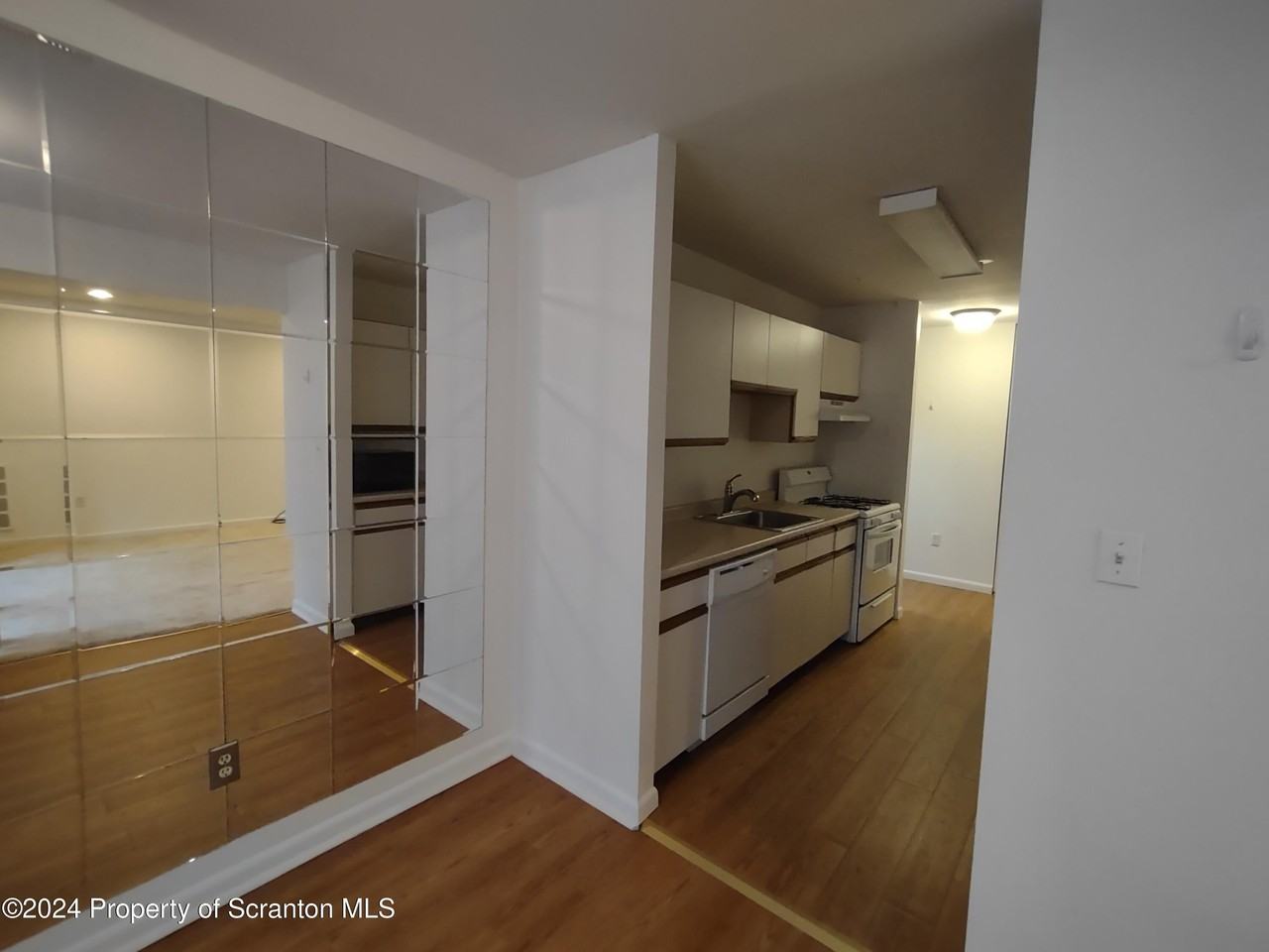 1708 Summit Pointe - Photo 6 of 13