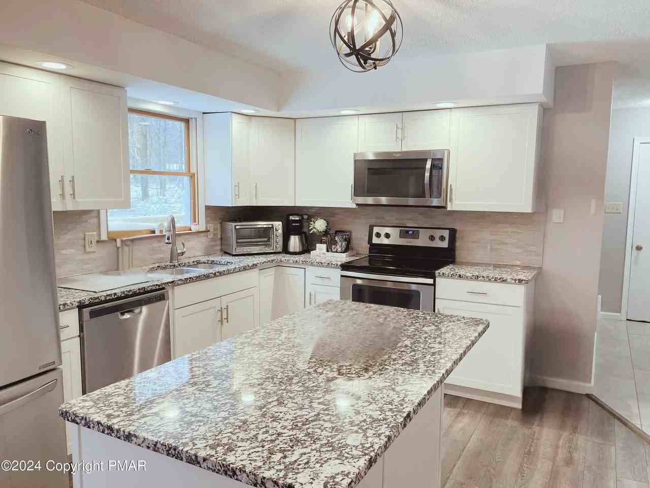 136 Birch Dr - Photo 3 of 43