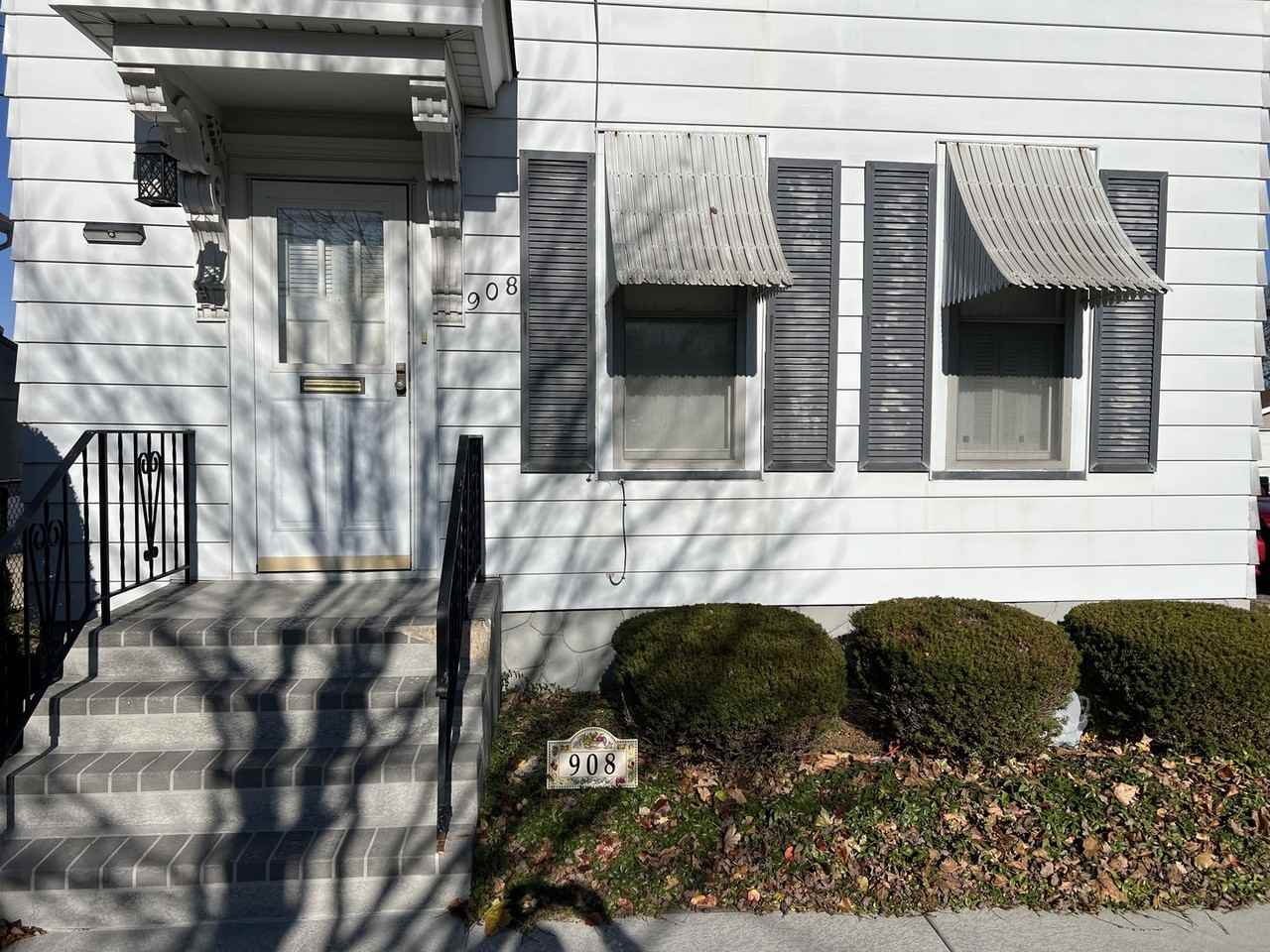 908 Solfisburg Ave - Photo 2 of 24