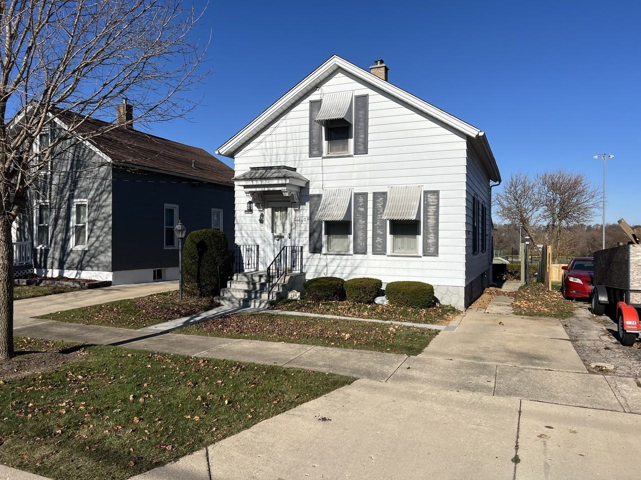 908 Solfisburg Ave - Photo 3 of 24