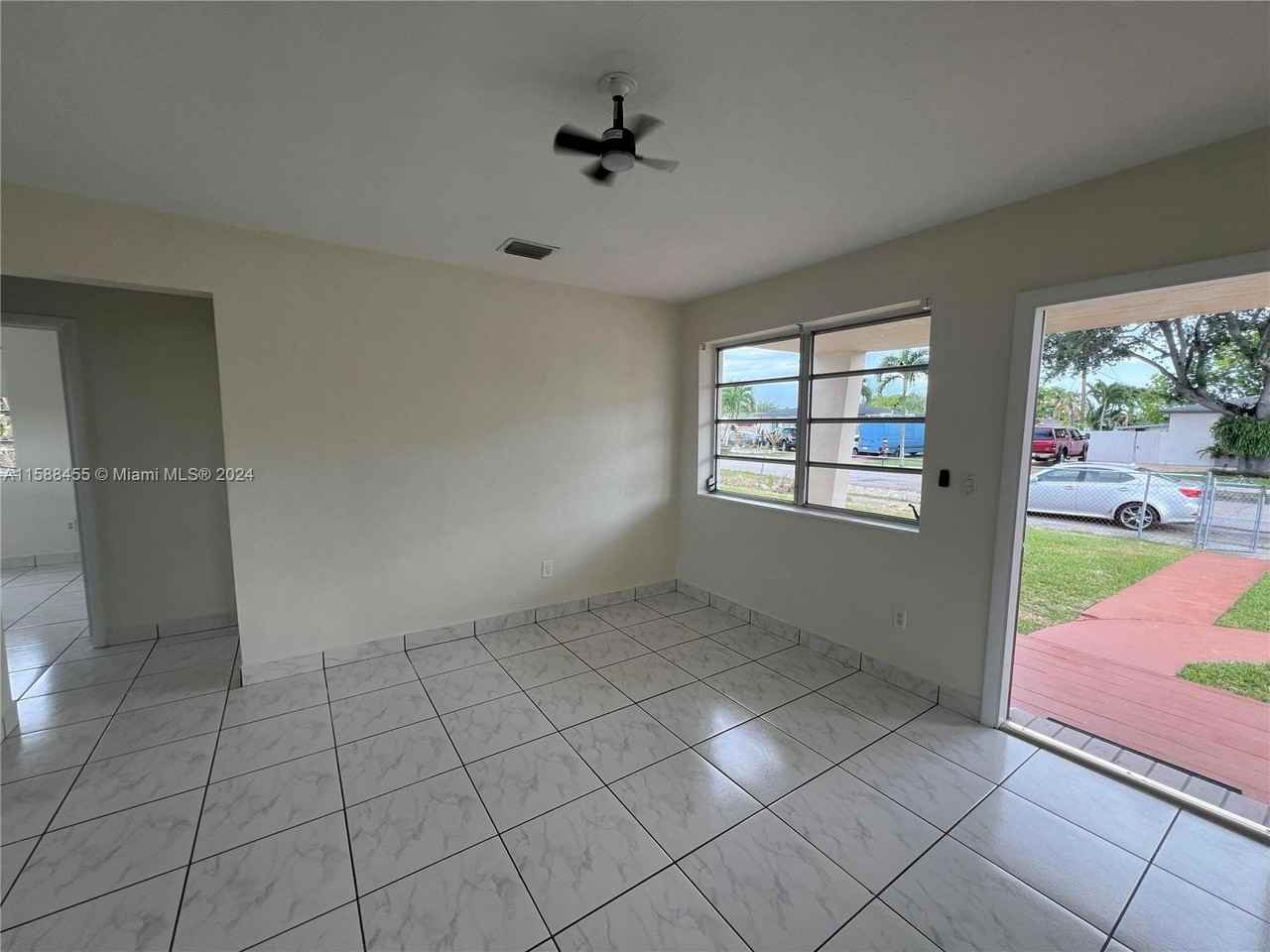 10141 Sw 38th Ter - Photo 2 of 25