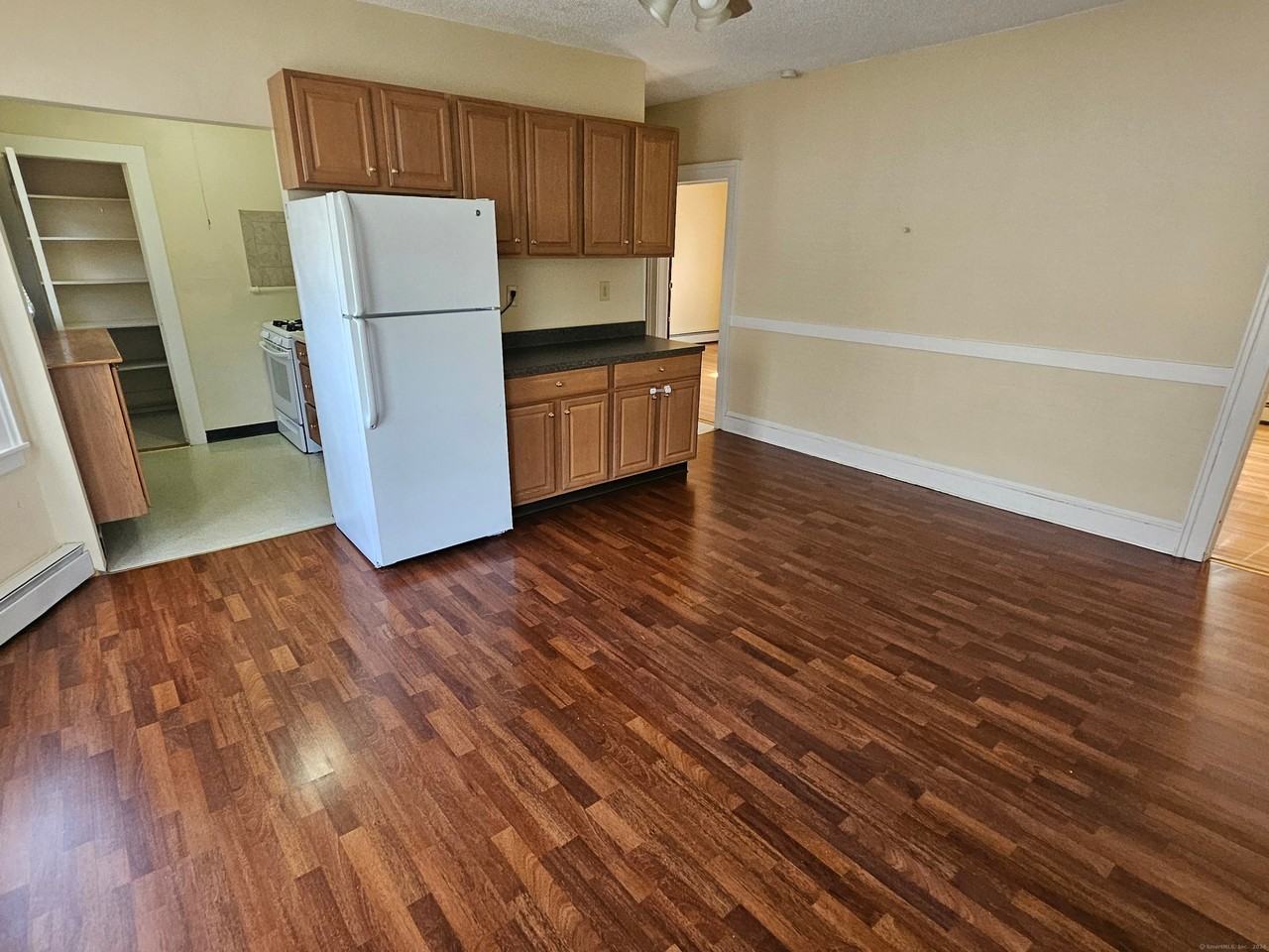 122 Clinton St - Photo 2 of 8