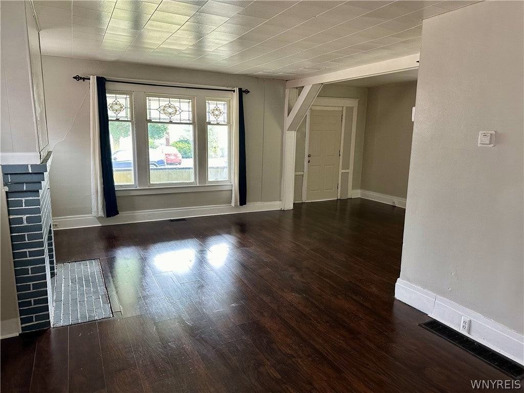 219 Stockbridge Ave - Photo 5 of 13