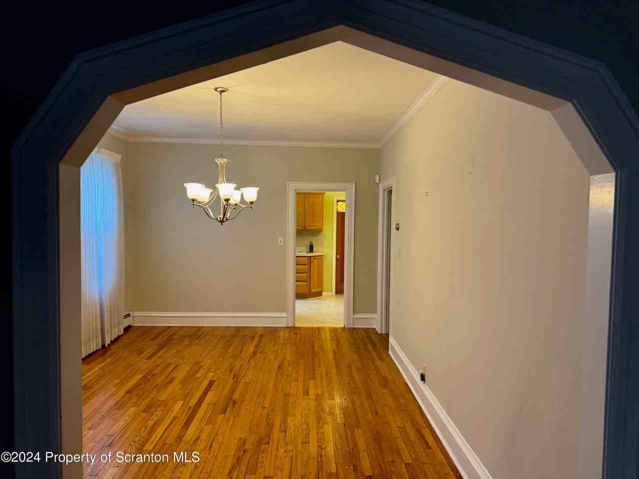 2208 Adams Ave - Photo 7 of 11