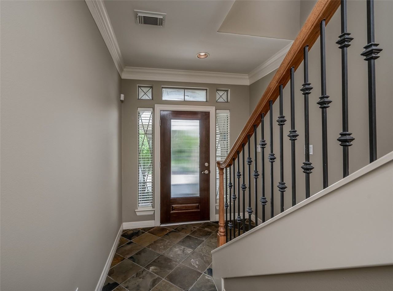 2410 La Branch St - Photo 3 of 33