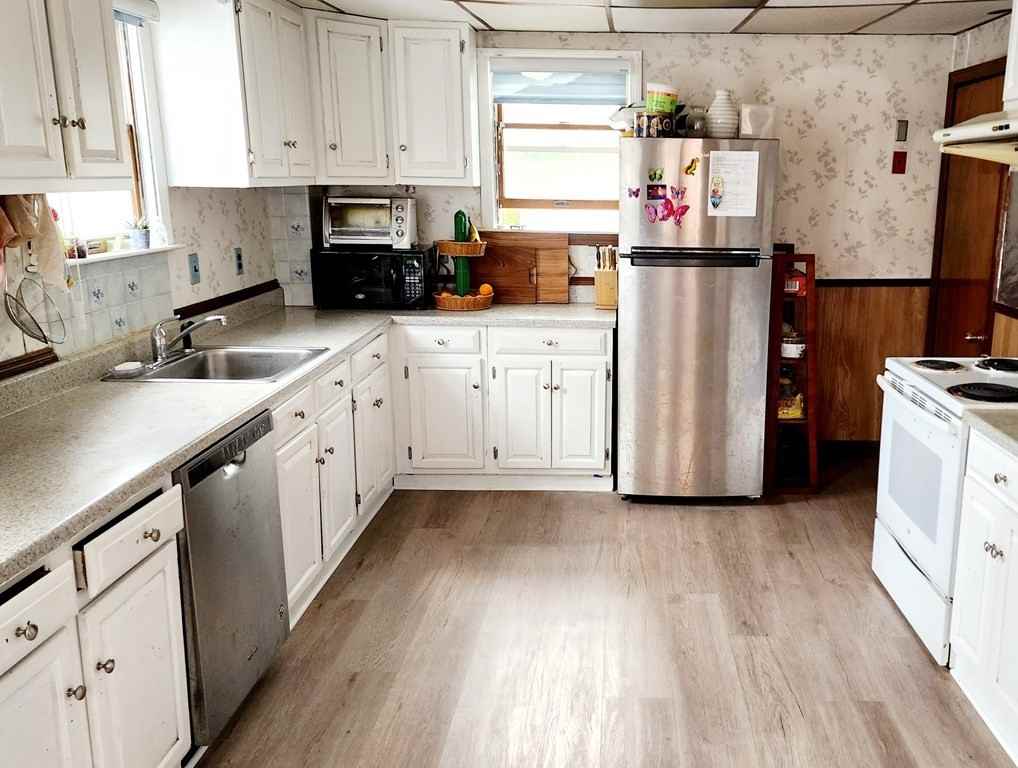 25 Essex St - Photo 3 of 25