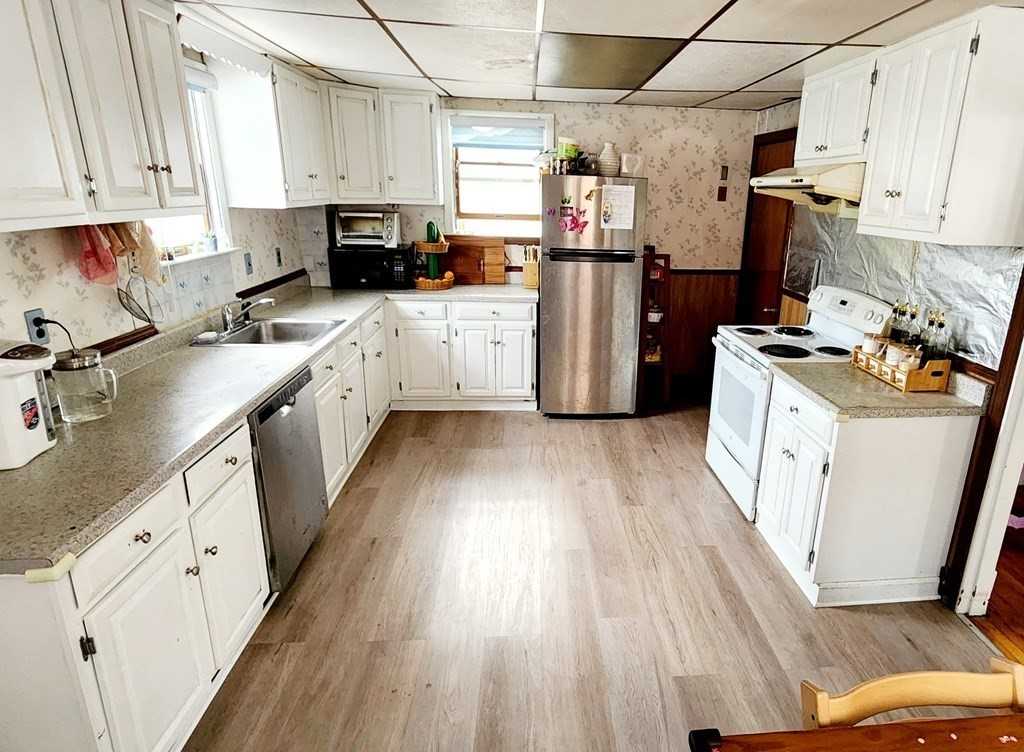 25 Essex St - Photo 5 of 25