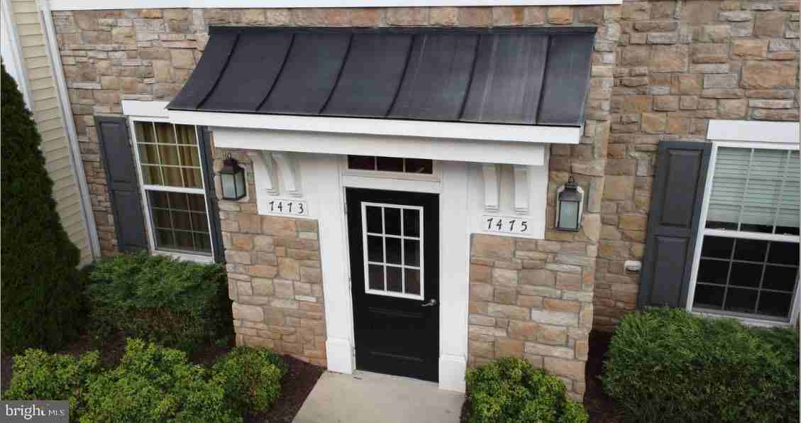 7475 Riding Meadow Way - Photo 2 of 23