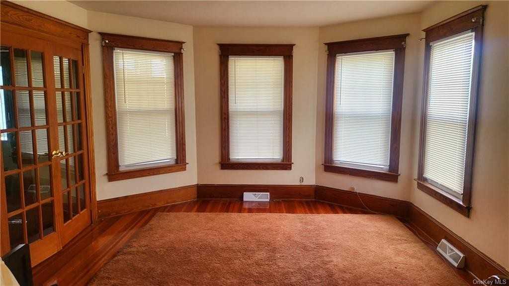 7 Hammersley Ave Apt 1 - Photo 3 of 9