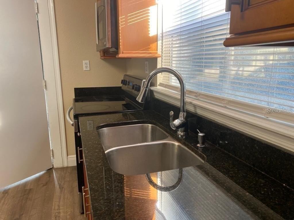 21 N Beaumont Ave - Photo 6 of 16